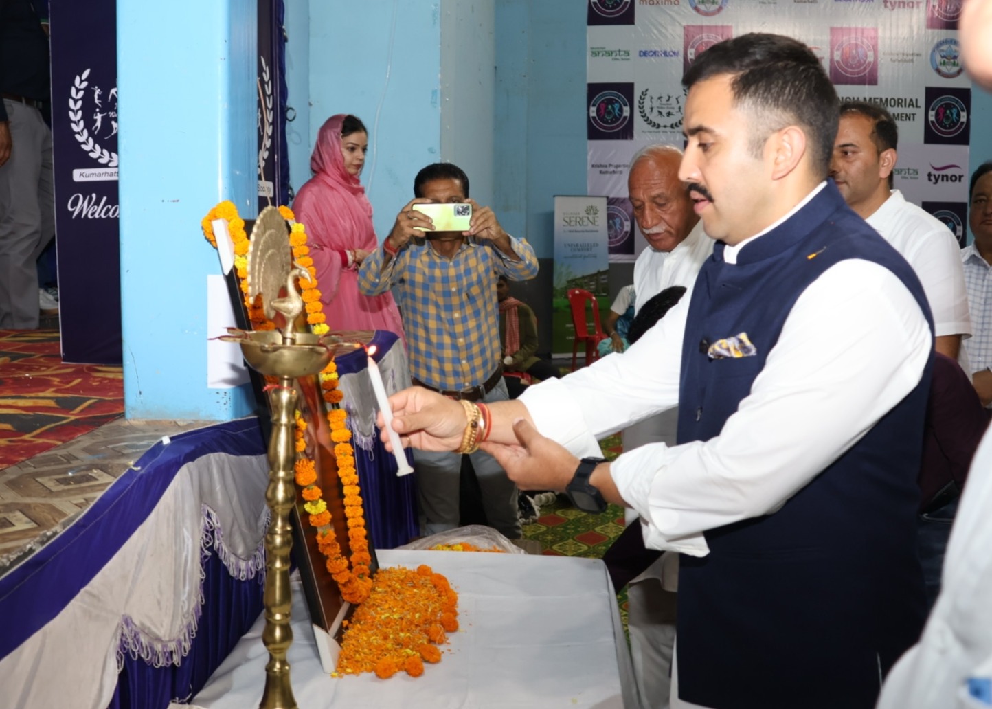 युवाओं के जीवन को सही दिशा प्रदान करने में खेल महत्वपूर्ण – विक्रमादित्य सिंह