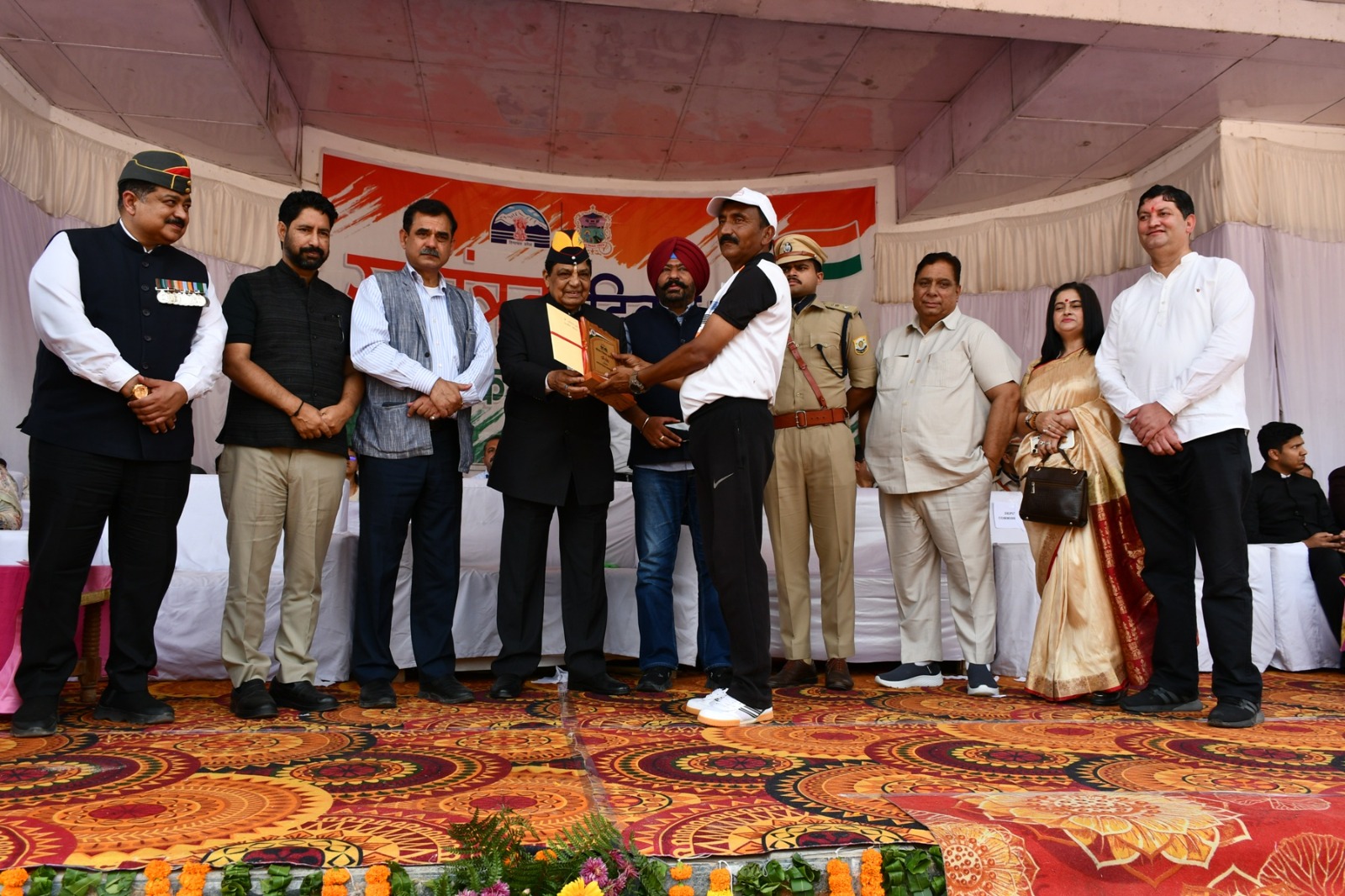 डॉ. शांडिल ने उत्कृष्ट कार्य के लिए विभूतियों को किया सम्मानित